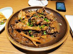 溜达鸡炖蘑菇粉-金掌勺·锅包肉(广渠门店)