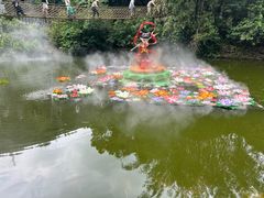 -青青世界