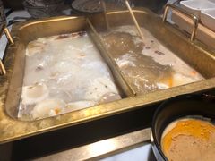 -尚尚仙·酸汤猪手·猪肚鸡火锅(华联万柳购物中心店)