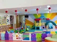 -哲学苑亲子园·早教婴儿托育·婴儿游泳(颐龙湾店)