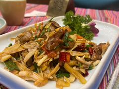 -香巴拉云南餐厅(华莱坞店)