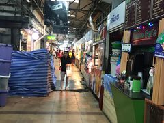 -瓦洛洛传统市场
