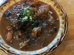 东北小鸡炖蘑菇-东北农家小院(定西路店)