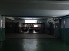 -百联南桥购物中心-停车场