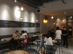 大堂-HELLO 27 意面·沙拉·帕尼尼