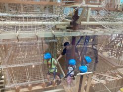 -PIPIKINGDOM皮皮王国欢乐号(欢乐海岸购物中心店)