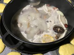 -三人行骨头王火锅(长寿店)