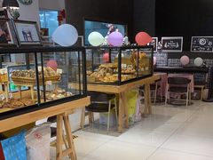 面包甜点陈列柜-熊叔熊婶面包房(团结湖店)