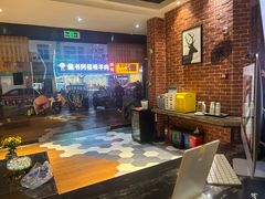-艺漫酒店(苏州寒山寺狮山路地铁站店)
