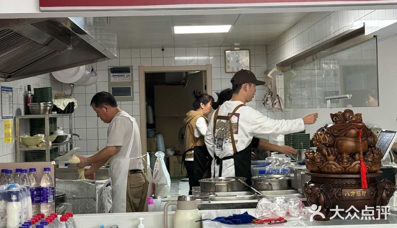 打卡瑶海开了30年的牛肉拉面店|隆岗老字号✅