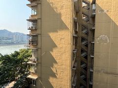 -白象居