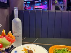 -粉墨特色菜·烧烤音乐酒馆