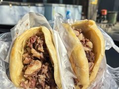-闫家驴肉老店(华电一校店)