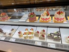 面包甜点陈列柜-花花卷卷·鲜食蛋糕(静安久光百货店)