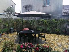 -小草屋轰趴馆别墅派对新场团建家庭聚会