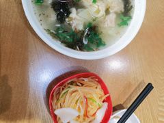 -三好食堂(煎饺·馄饨·肉饼米线·盛世广场店)