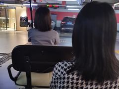 -汉商武展购物中心-停车场