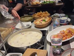 -尚尚仙·酸汤猪手·猪肚鸡火锅(华联万柳购物中心店)