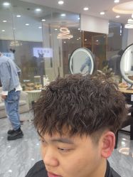-藤野造型烫染·漂发