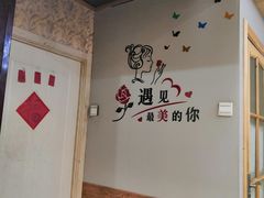 -扒虾小妹儿麻辣海鲜(宏图街店)