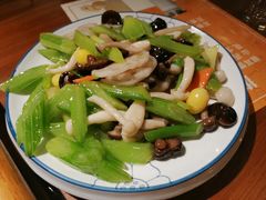 半烧全素-七菜馆·东北菜·蒸饺(文体路店)