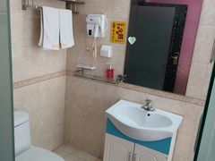 -德全心悦酒店(北京金台路地铁站店)