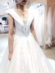 点击看大图 婚纱-乔伊婚纱