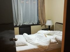 -燕山大酒店