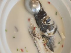 浓汤鱼头-浔味·山屿湖·正宗淳牌全鱼宴老字号