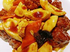 蛋白烧藕元-刘胖子家常菜·蹄花焖藕(兴业店)