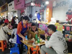 -吴山路夜市