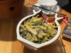 酸菜肥肠-聚鑫朋酸菜肥肠(文艺路口店)