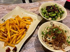 -巴厘龙虾·榜首油焖大虾(音乐学院·沿江酒馆店)