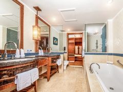 -三亚亚龙湾天域度假酒店