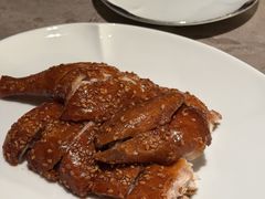 亚⿇籽脆⽪烧⽂昌鸡-广州文华东方酒店·江-由辉师傅主理