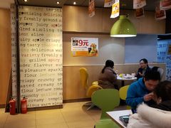 大堂-麦当劳(龙阳路店)