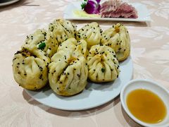 鲜肉生煎-老半斋(福州路店)