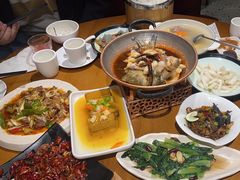 -隔壁老王·家常云南菜(花巷店)