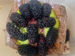 桑葚牛油果水果塔-红跑车(三牌楼店)