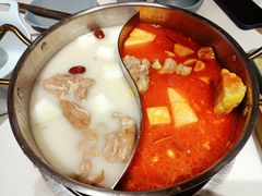 猪手鸳鸯锅-小街猪手(团结湖店)