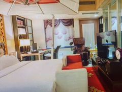 -喜鹊愉家酒店(郑州曼哈顿博览中心地铁站店)