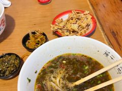 -矮子粉店1985·长沙米粉(湘春路店)