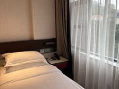 -府上酒店(广州火车站越秀公园地铁站店)