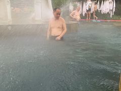 -江门古兜温泉小镇