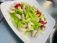 芹菜炒鱼腰果-盐禾堂海南屯昌香草鸭(总店)
