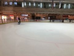 -冠军冰场(环球中心店)