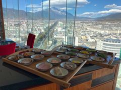 -官房大酒店-玉龙旋宫观景餐厅