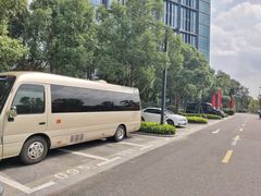 -中庚漫游城停车场
