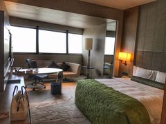 -上海滴水湖皇冠假日酒店