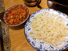 新疆拉条子-巴依兄弟西域美食(机场店)